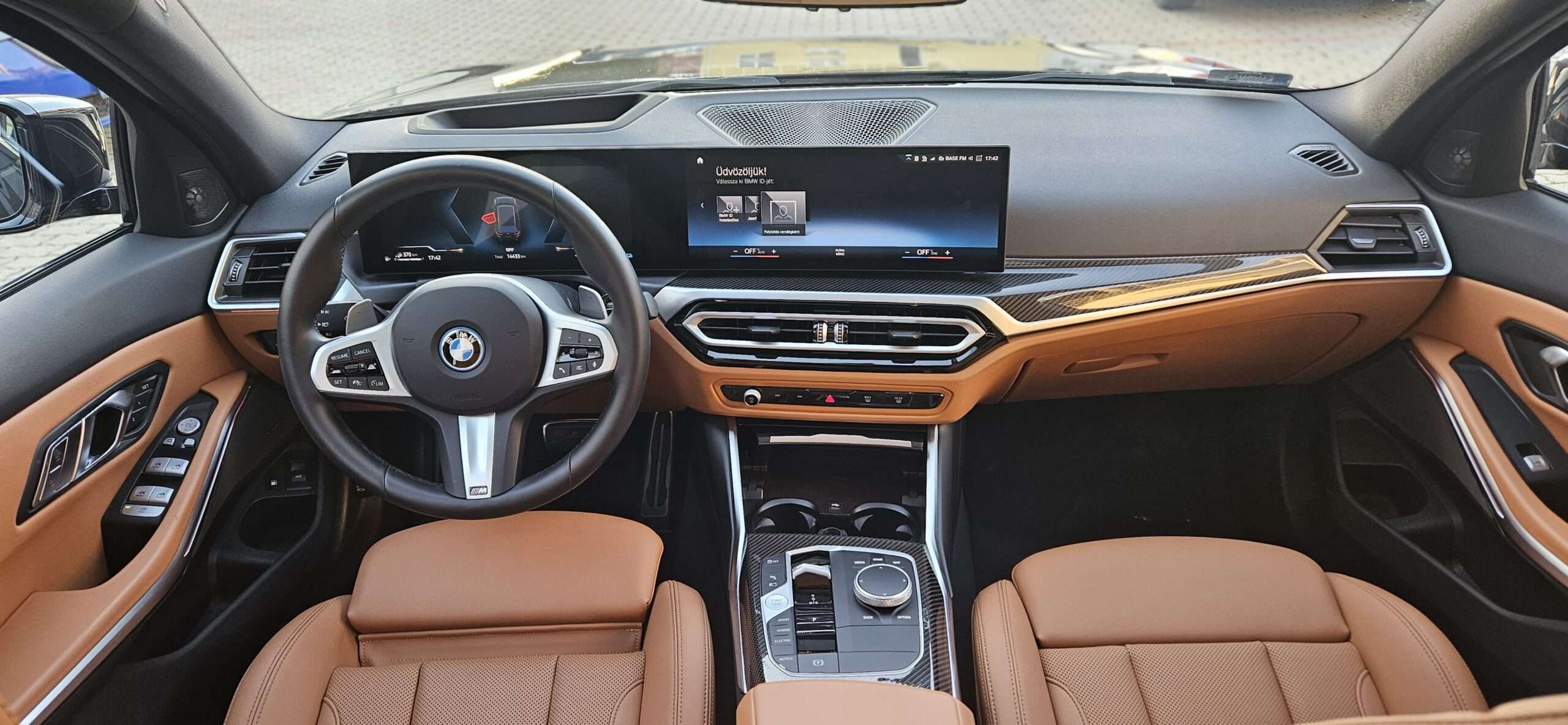 BMW 330 xdrive30e 292Le Touring M Sport Pro full extra + Service Inclusive (tartós bérlet) - Image 11
